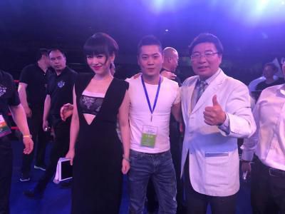 两小无猜的姐妹